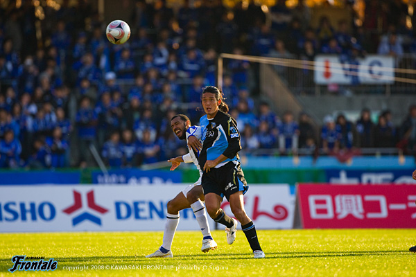 DF4/井川祐輔選手 DF4/井川祐輔選手
