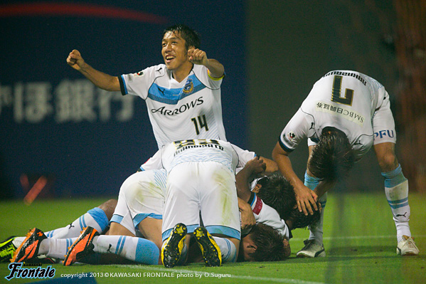 試合終了間際にPKを獲得し、3-2でタイムアップ! 試合終了間際にPKを獲得し、3-2でタイムアップ!