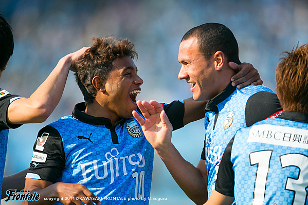 ジェシ選手のヘッドが決まる! ジェシ選手のヘッドが決まる!