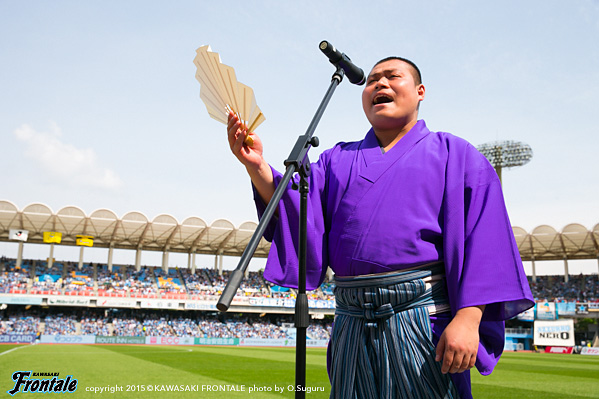 春日山部屋所属呼出・耕平さんによる呼出ステージも行われました 春日山部屋所属呼出・耕平さんによる呼出ステージも行われました