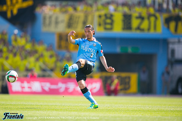 DF3/角田誠選手 DF3/角田誠選手