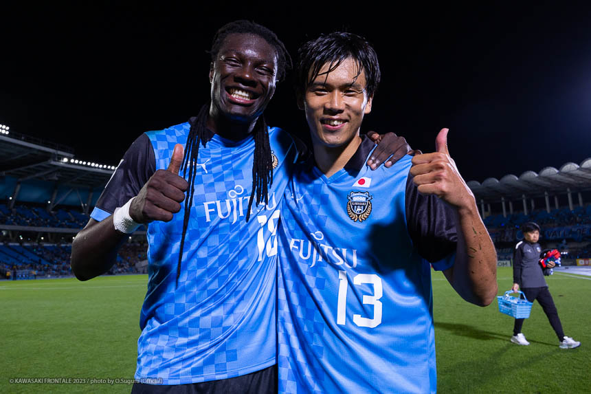 FW18 / バフェティンビ ゴミス選手、DF13 / 山根 視来選手 FW18 / バフェティンビ ゴミス選手、DF13 / 山根 視来選手