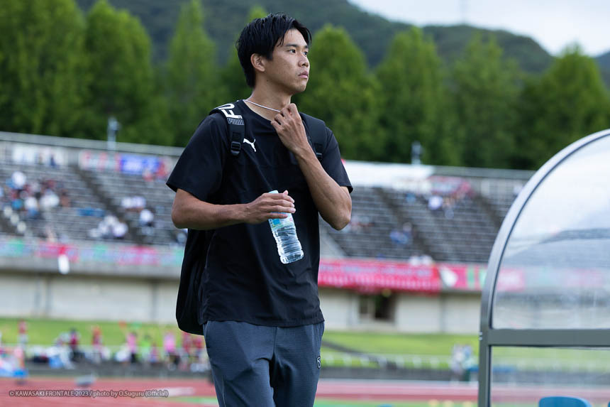 DF13 / 山根 視来選手 DF13 / 山根 視来選手