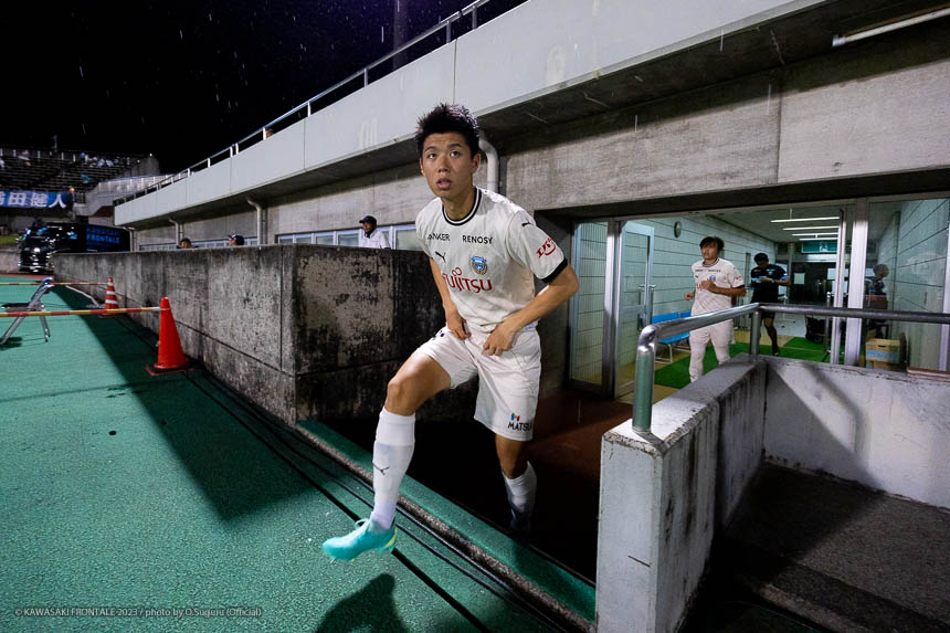 DF29 / 高井 幸大選手 DF29 / 高井 幸大選手