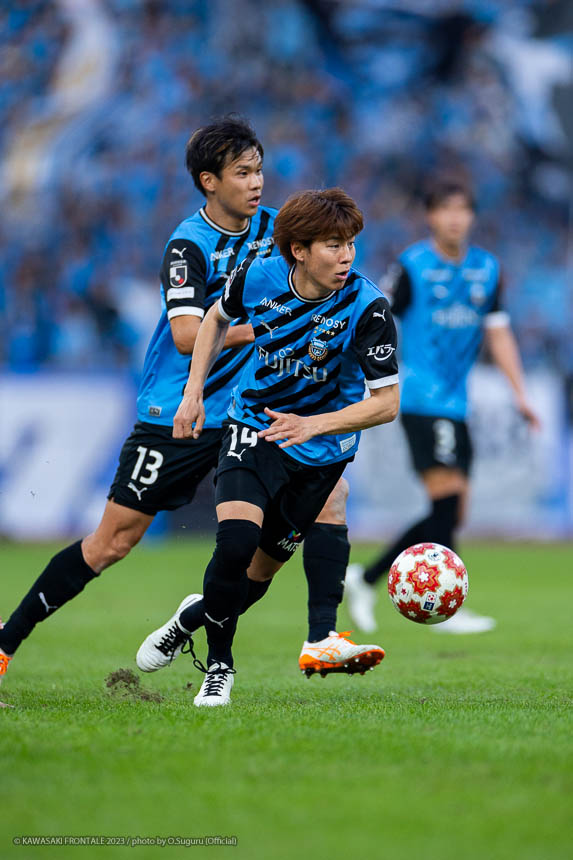 DF13 / 山根 視来選手、MF14 / 脇坂 泰斗選手 DF13 / 山根 視来選手、MF14 / 脇坂 泰斗選手