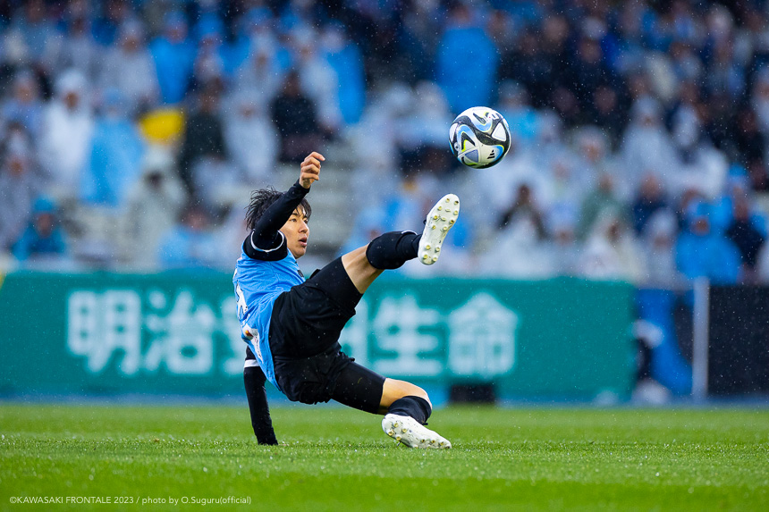MF14/脇坂 泰斗選手 MF14/脇坂 泰斗選手