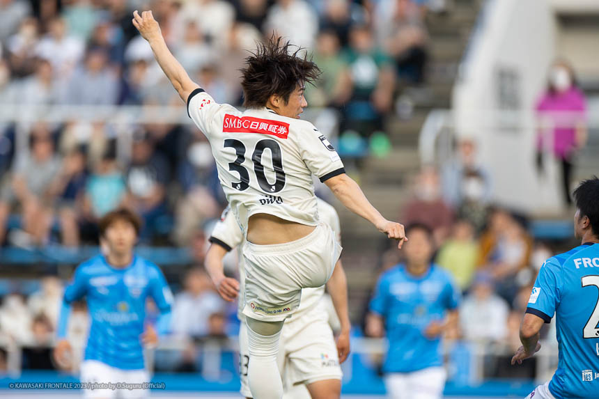MF30 / 瀬川 祐輔選手 MF30 / 瀬川 祐輔選手
