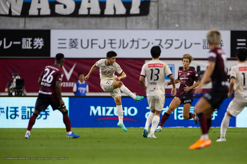DF29 / 高井 幸大選手 DF29 / 高井 幸大選手