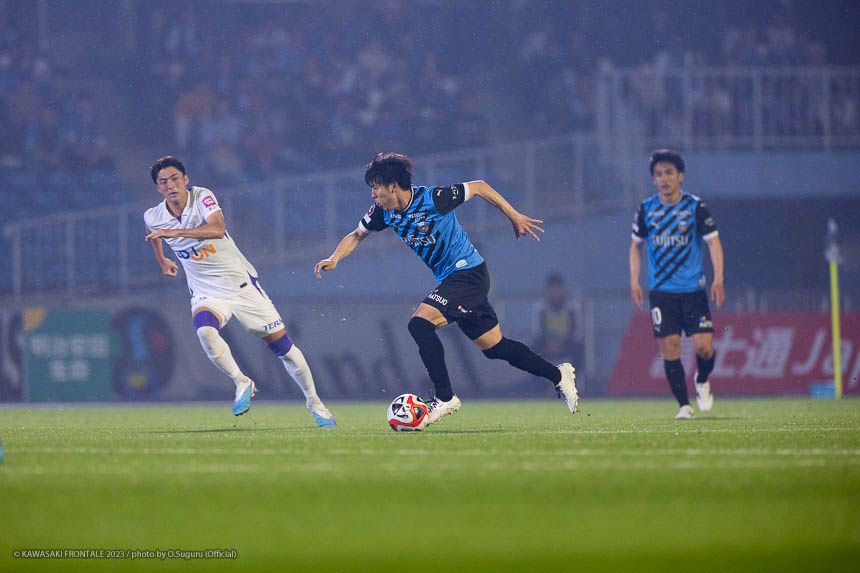MF14/脇坂 泰斗選手 MF14/脇坂 泰斗選手