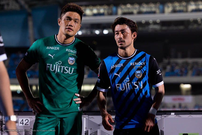 GK1 / チョン ソンリョン選手、MF41 / 家長 昭博選手 GK1 / チョン ソンリョン選手、MF41 / 家長 昭博選手