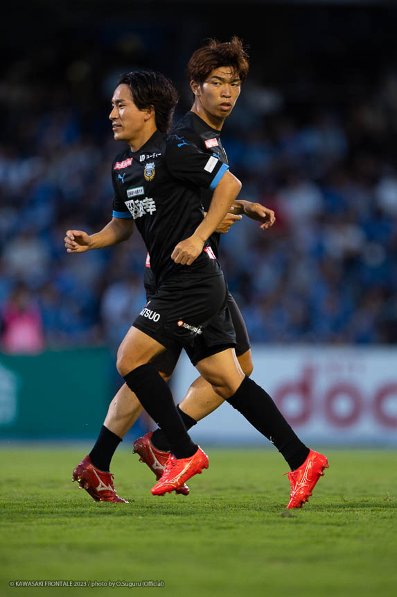 DF2 / 登里 享平選手、FW33 / 宮代 大聖選手 DF2 / 登里 享平選手、FW33 / 宮代 大聖選手