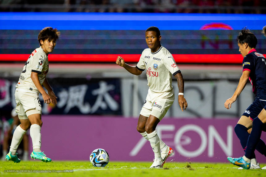MF8 / 橘田 健人選手、FW23 / マルシーニョ選手 MF8 / 橘田 健人選手、FW23 / マルシーニョ選手