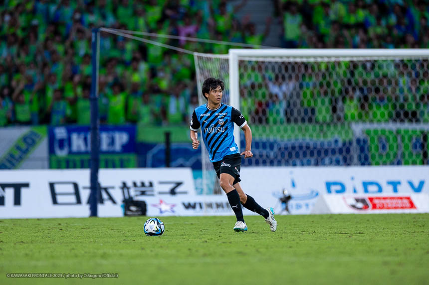 DF13 / 山根 視来選手 DF13 / 山根 視来選手