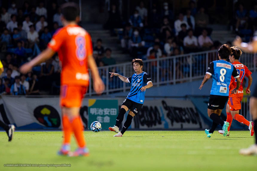 MF30 / 瀬川 祐輔選手 MF30 / 瀬川 祐輔選手