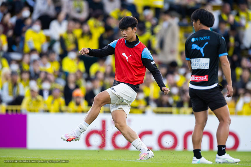 DF29 / 高井 幸大選手 DF29 / 高井 幸大選手