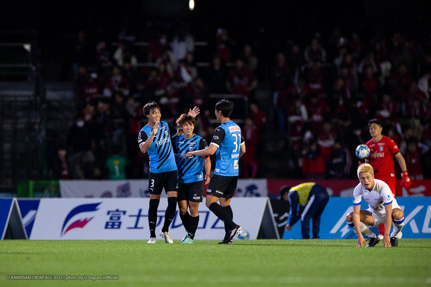3-0で試合終了のホイッスル 3-0で試合終了のホイッスル