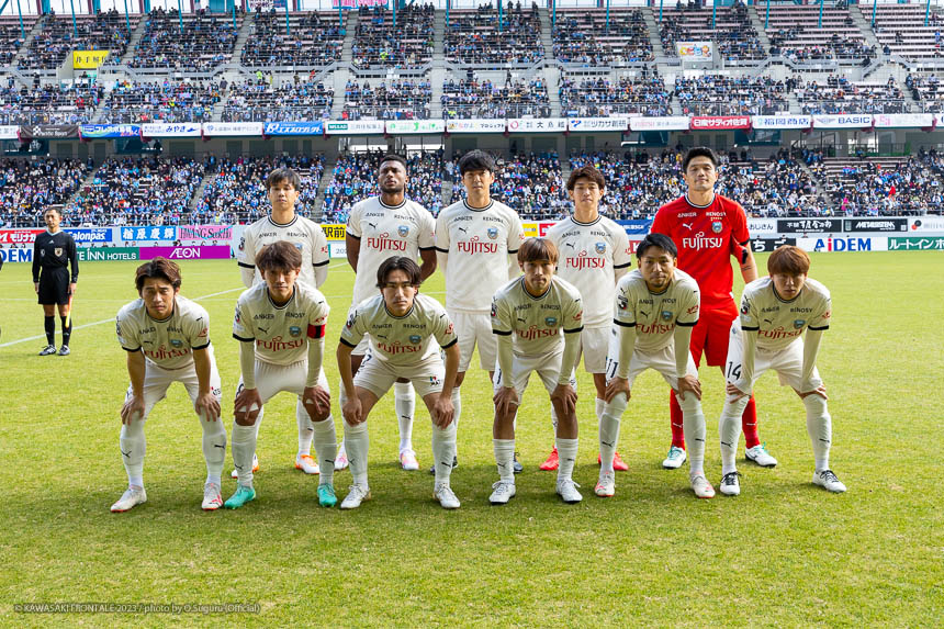 試合前の集合写真 試合前の集合写真