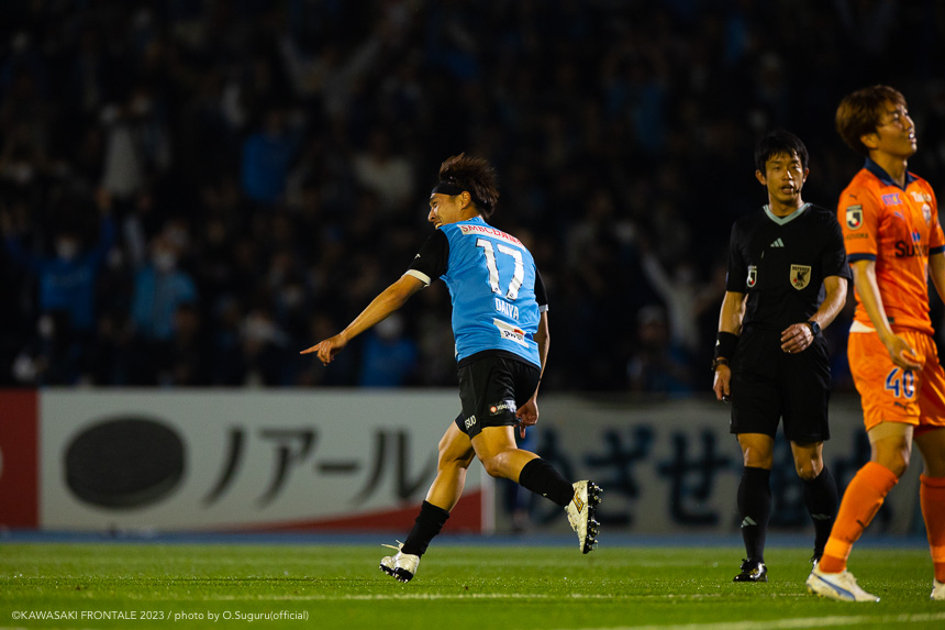 前半13分、16分、遠野選手がゴールを決め、フロンターレ先制! 前半13分、16分、遠野選手がゴールを決め、フロンターレ先制!