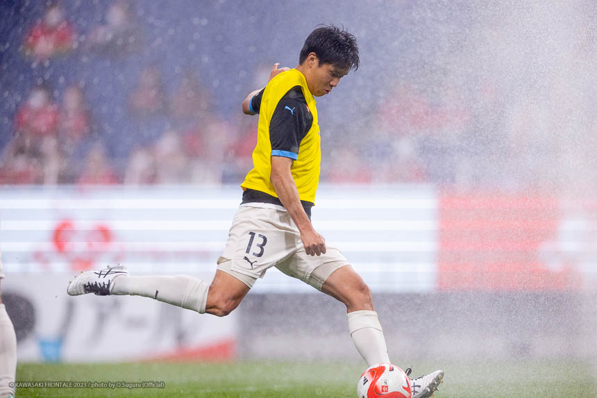DF13 / 山根 視来選手 DF13 / 山根 視来選手