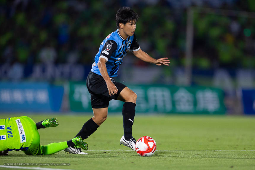 DF13 / 山根 視来選手 DF13 / 山根 視来選手